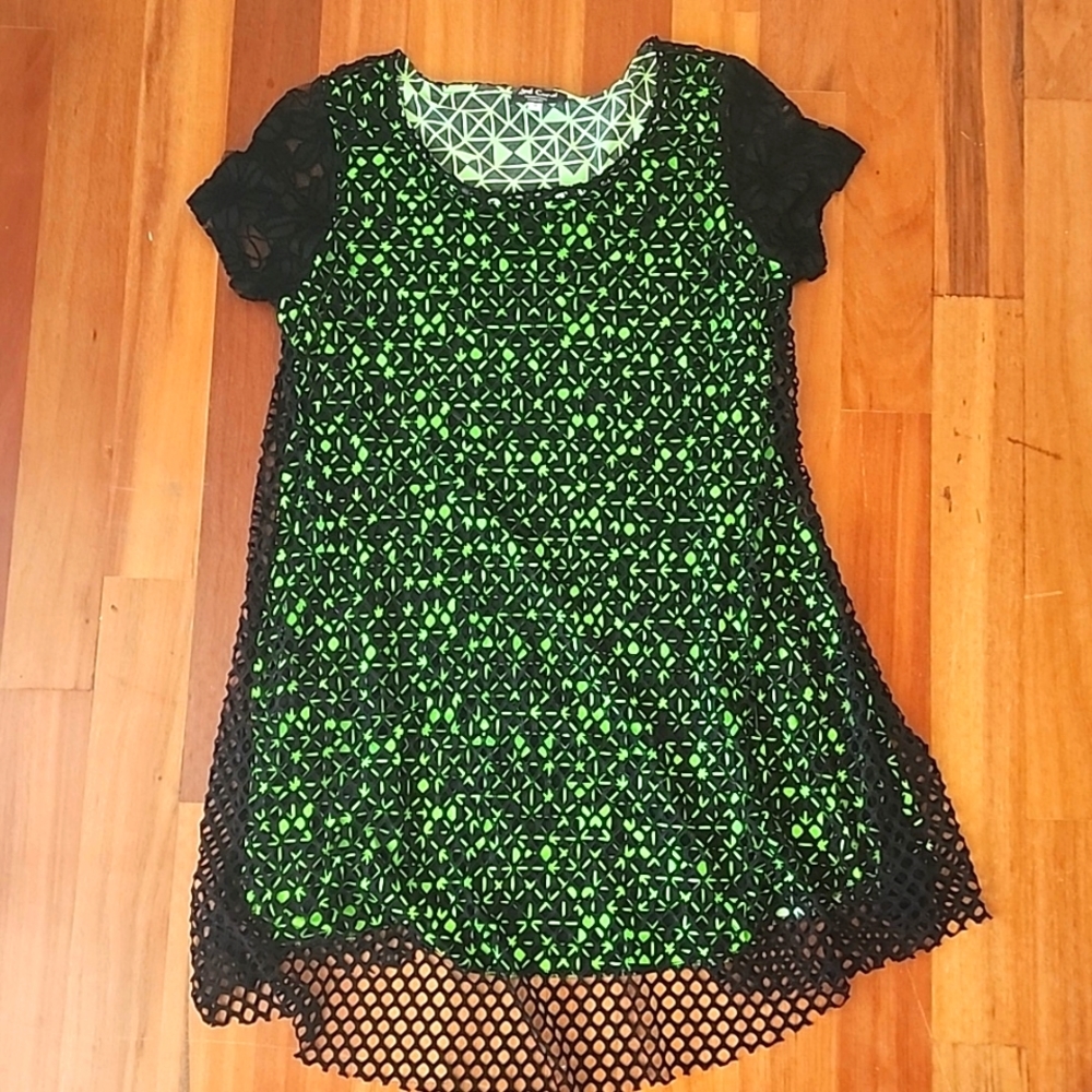 ✨️11✨RED CORAL COLLECTIONS, Unique Long Top or Dress, Neon Green Underlay w/ Blk